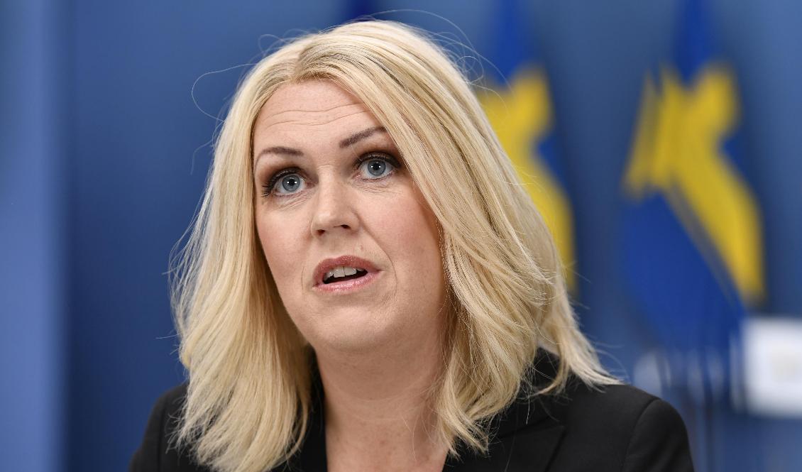 Socialminister Lena Hallengren (S) berättar att cancerbehandlingen är över. Arkivbild. Foto: Henrik Montgomery/TT