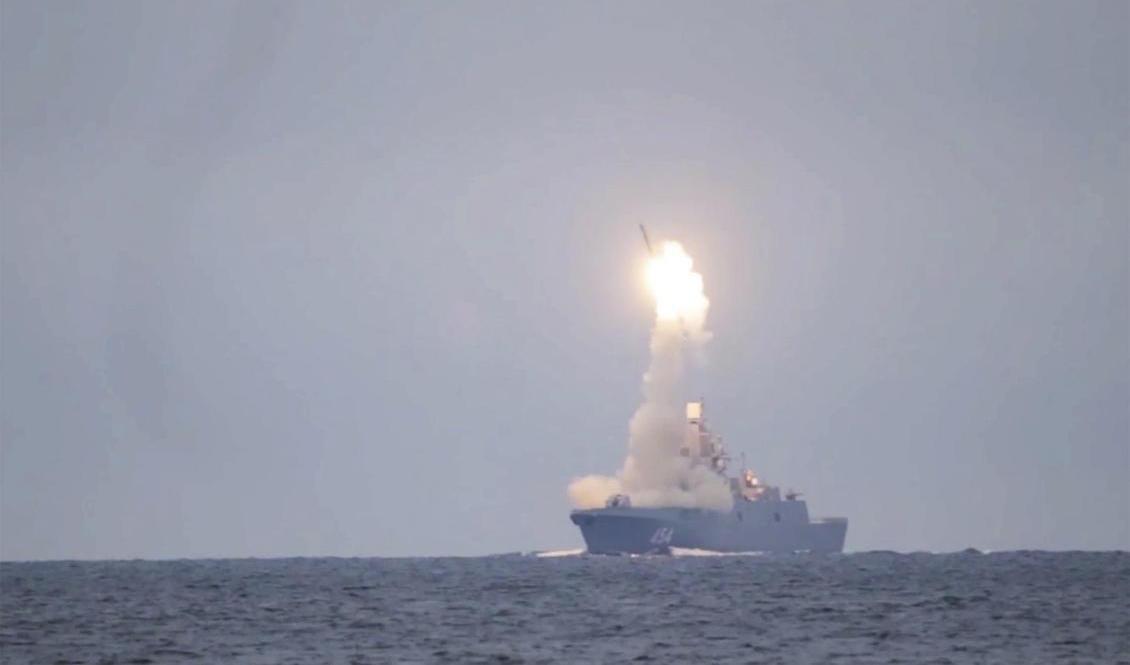 Ryssland provsköt en likadan kryssningsrobot från en fregatt i oktober 2020. Arkivbild. Foto:  Ryska försvarsdepartementet/AP/TT