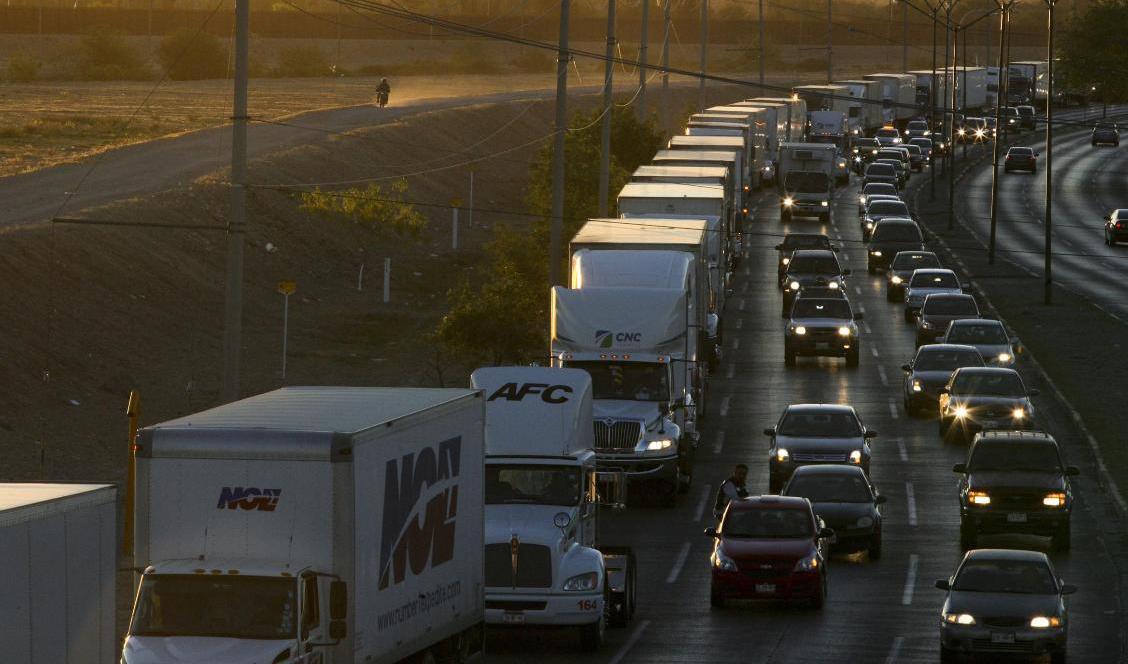 Foto hittat över 600 migranter i lastbilar på väg till USA. Arkivbild. Foto: Christian Torres/AP/TT
