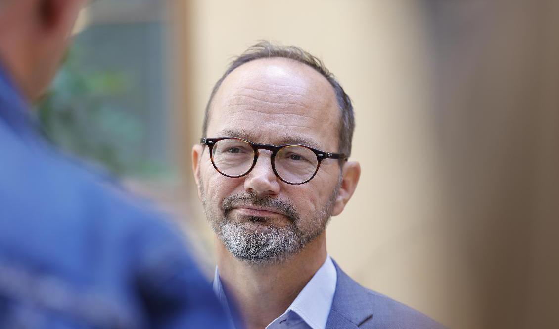 Tomas Eneroth, infrastrukturminister, bjuder in till samtal. Arkivbild. Foto: Stefan Jerrevång/TT