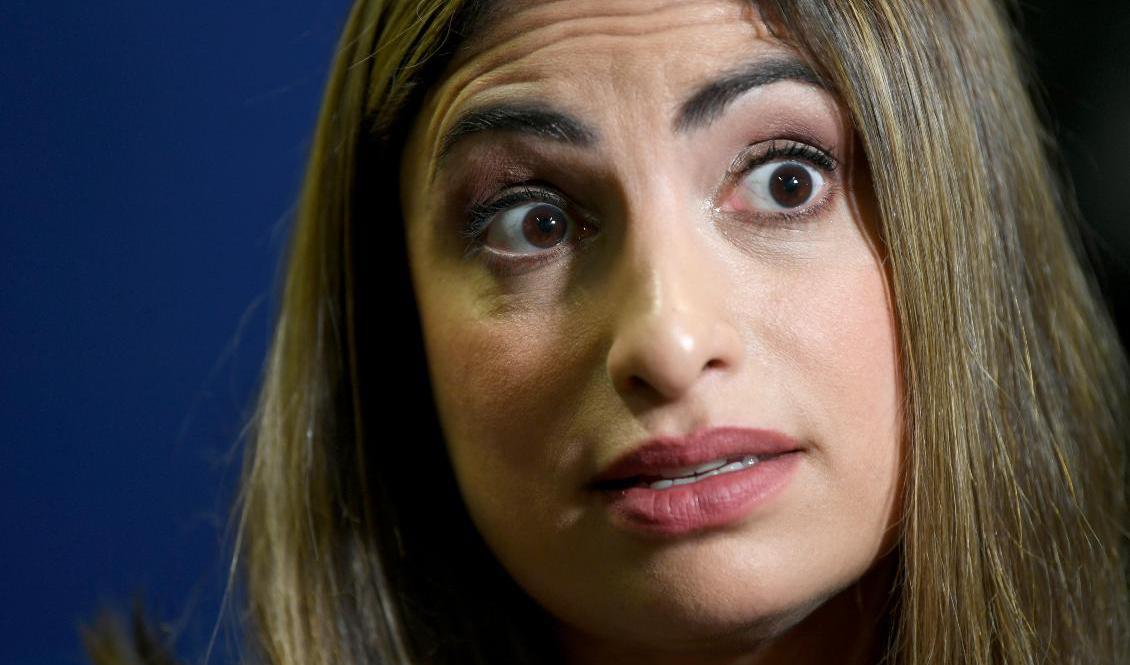 Vänsterpartiets ledare Nooshi Dadgostar vill att Magdalena Andersson (S) hör av sig. Arkivbild. Foto: Fredrik Sandberg/TT