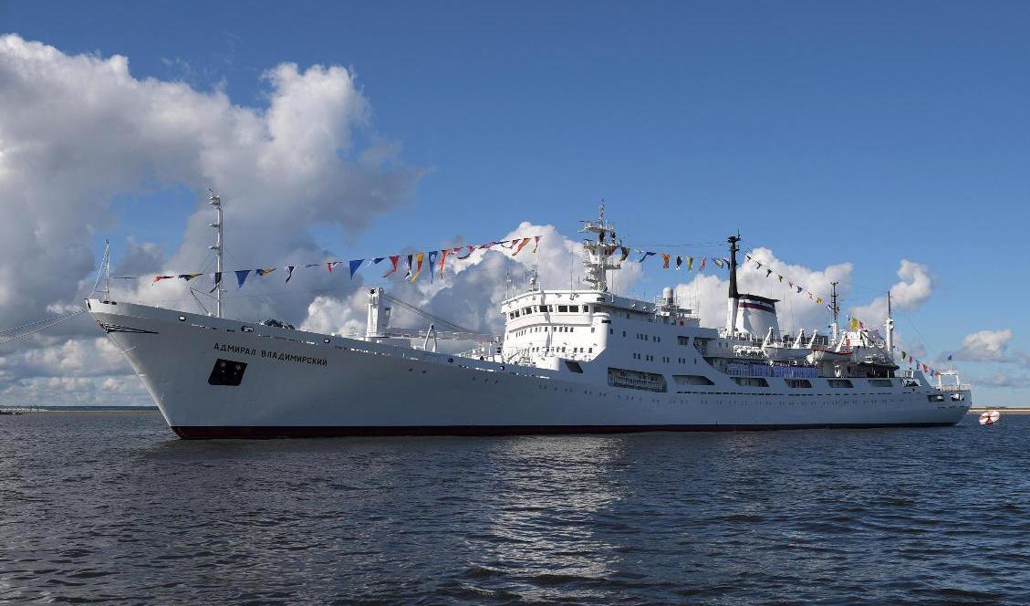 Ryssland anklagar danska myndigheter för att ha beslagtagit ett forskningsfartyg. På bilden syns ett ryskt oceanografiskt forskningsfartyg av annan modell. Arkivbild. Foto: Alexei Druzhinin/AP/TT