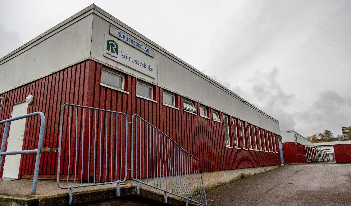 Römosseskolan i Angered, en av de tre friskolor i Göteborg som skolinspektionen stängt sedan stora pengar förskingrats. Arkivbild. Foto: Adam Ihse/TT