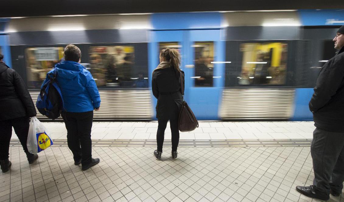 Tågen rullar igen på tunnelbanans gröna linje. Arkivbild. Fredrik Sandberg/TT