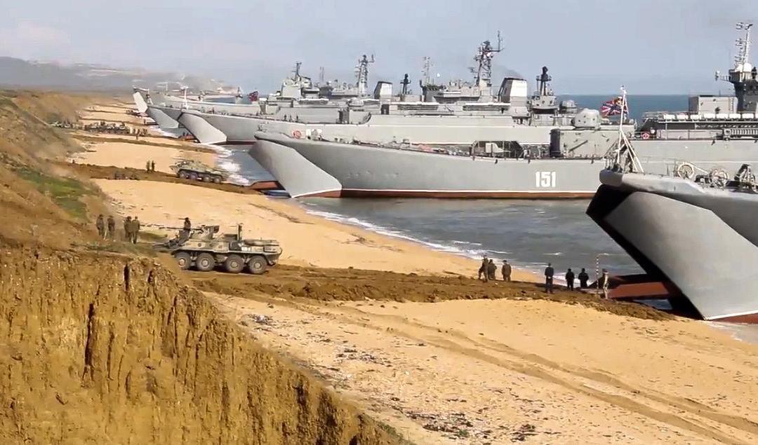 Ryska soldater på övning på Krimhalvön i april i år. Foto: Ryska försvarsdepartementet/AP/TT