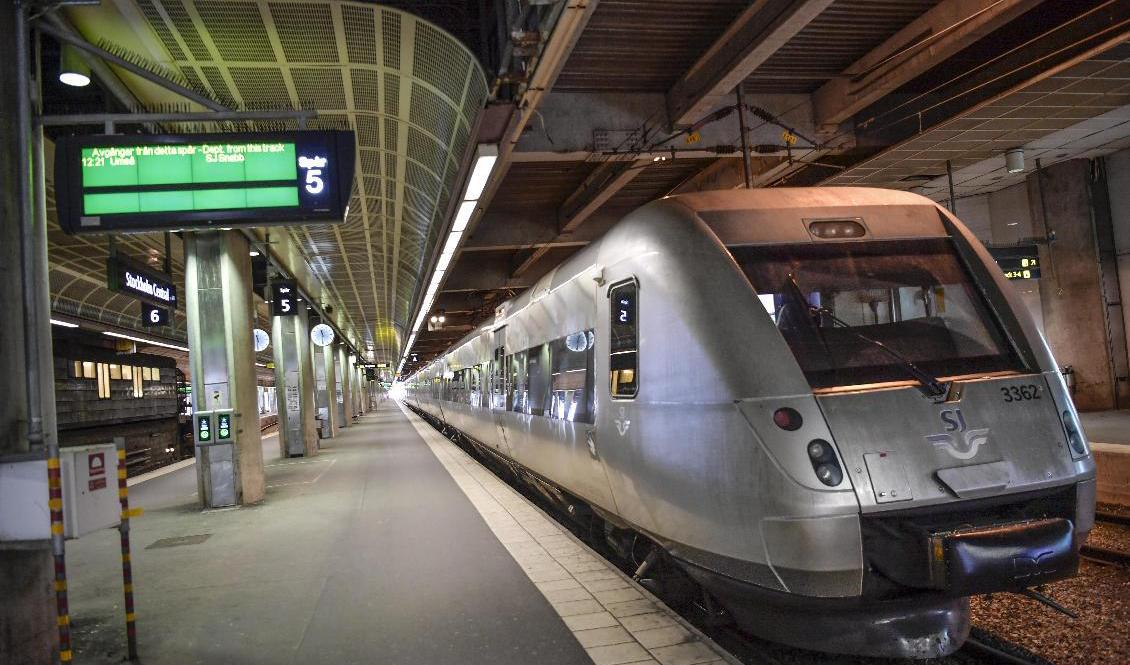 Krav på vaccinbevis kan komma att införas för att resa med långväga kollektivtrafik. Arkivbild. Foto: Anders Wiklund/TT