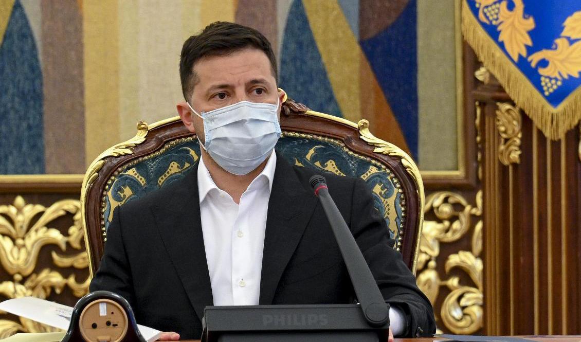 Presidenten i Ukraina, Volodymyr Zelenskyj, träffar under onsdagen Frankrikes president Emmanuel Macron och Tysklands förbundskansler Olaf Scholz. Arkivfoto. Foto: Ukrainas presidentkansli/AP/TT