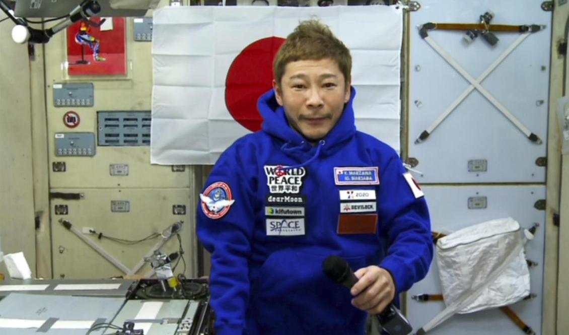 Den japanske modemiljardären Yusaku Maezawa är tillbaka på jorden. Bild från när han befann sig på ISS. Foto: Roskosmos/AP/TT
