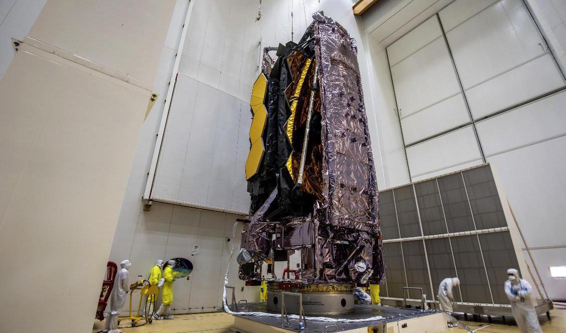 Rymdteleskopet James Webb förbereds för att skickas ut i rymden. Foto: M.Pedoussaut/AP/TT
