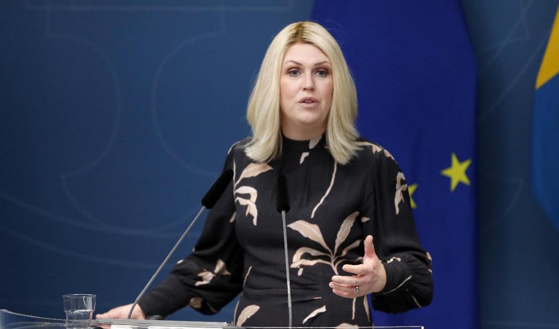 Socialminister Lena Hallengren (S) medverkar på socialutskottets sammanträde på tisdagen. Arkivbild. Foto: Christine Olsson/TT