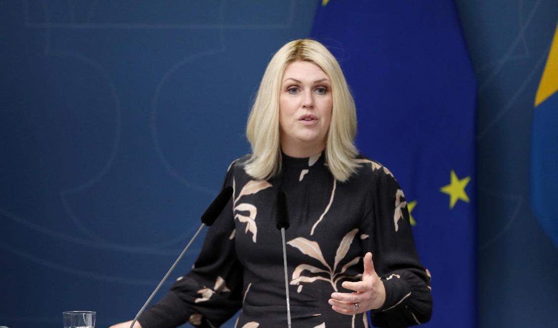 Socialminister Lena Hallengren (S) medverkar på socialutskottets sammanträde på tisdagen. Arkivbild. Foto: Christine Olsson/TT