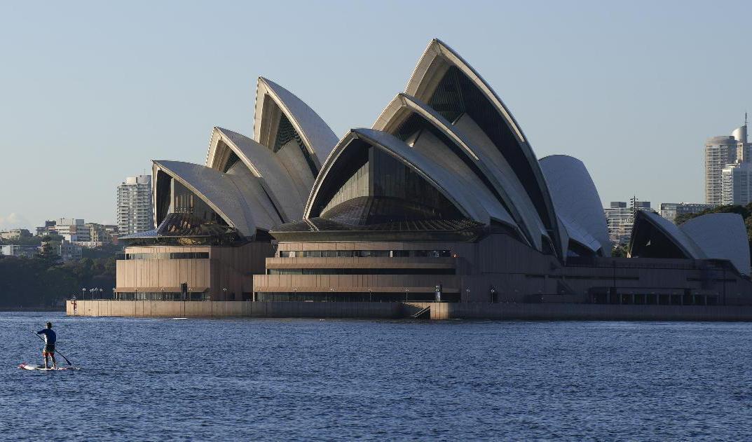 Snart får turisterna besöka operan i Sydney igen. Arkivbild. Foto: Mark Baker/AP/TT