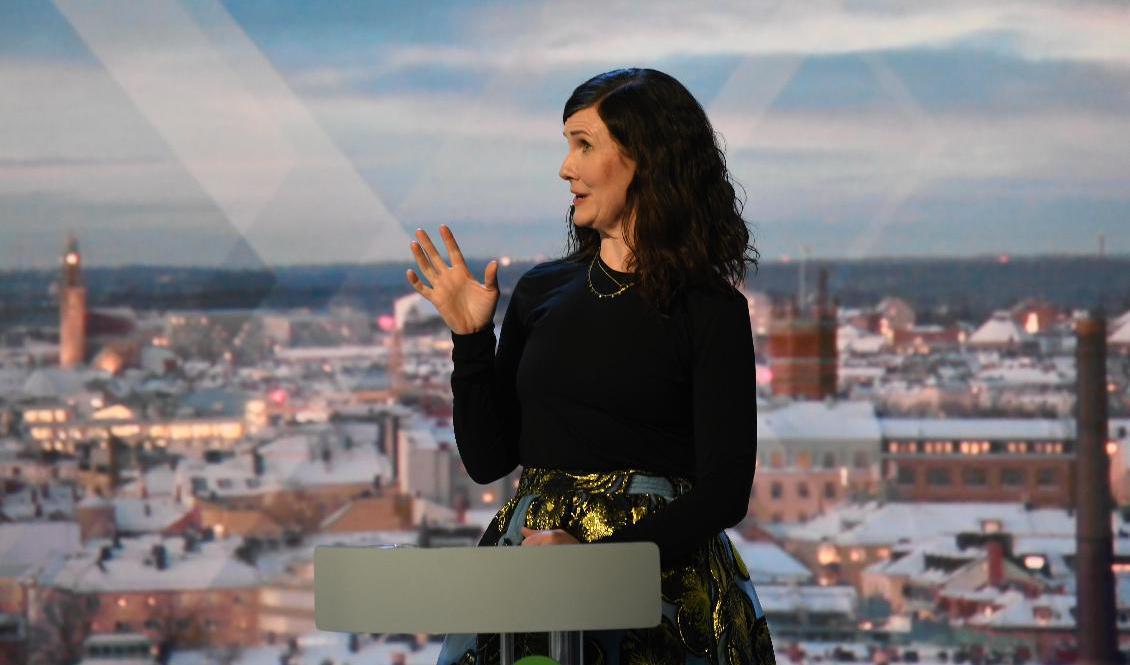 Miljöpartiets språkrör Märta Stenevi (MP) under måndagens partiledardebatt på TV4. Foto: Fredrik Sandberg/TT