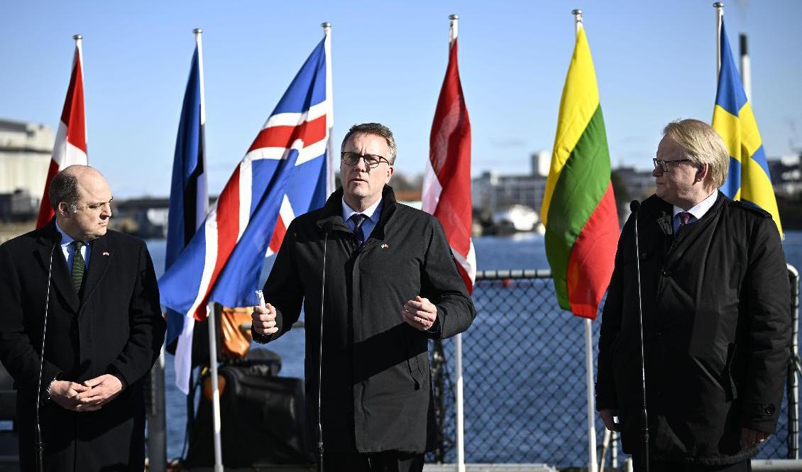 Storbritanniens försvarsminister Ben Wallace, Danmarks försvarsminister Morten Bødskov, och Sveriges försvarsminister Peter Hultqvist i samband med fredagens ministermöte i Köpenhamn. Foto: Johan Nilsson/TT