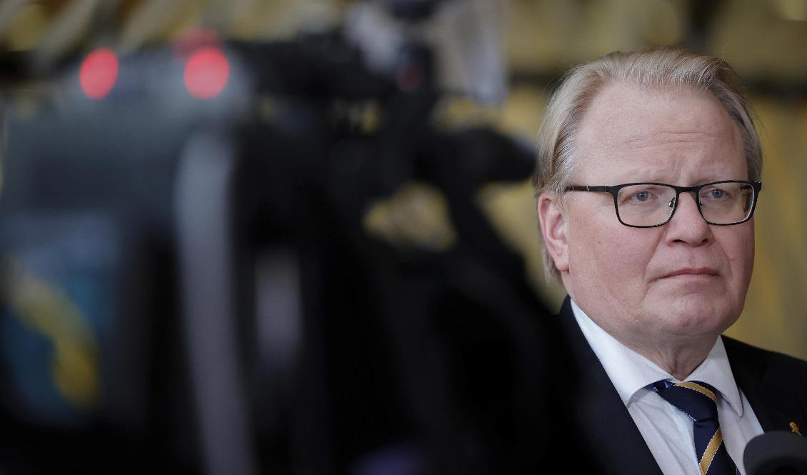 Försvarsminister Peter Hultqvist (s) behöver bättre försvar mot bluffmejl. Arkivbild. Foto: Olivier Matthys/AP/TT