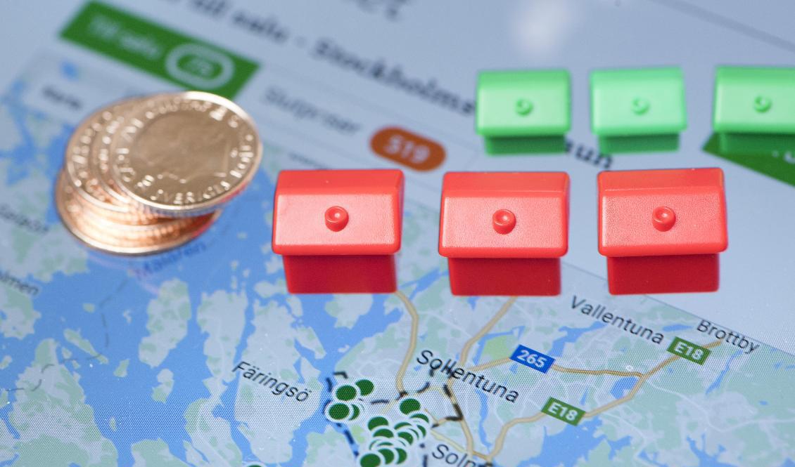 Stigande räntor kan slå hårt mot många hushåll som belånat sig. Arkivbild. Foto: Fredrik Sandberg/TT