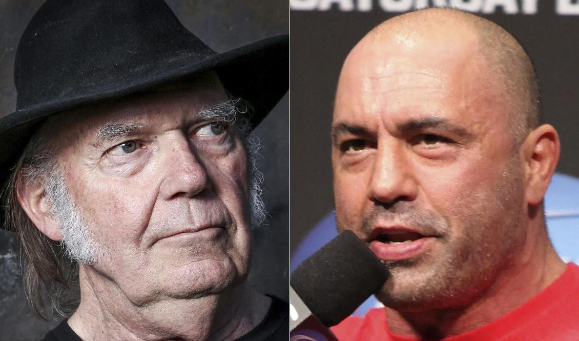 Neil Young (till vänster) är en av de artister som protesterat mot den vaccinkritiske poddaren Joe Rogan. Foto: AP Photo/TT