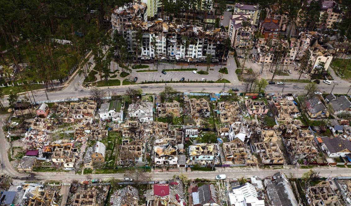 Förstörelse i Irpin utanför Kiev, fotograferat på lördagen. Foto: Emilio Morenatti/AP/TT