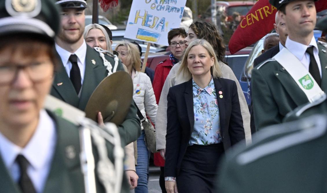 Socialdemokraternas partiordförande Magdalena Andersson anländer till Tornparken i Sundbyberg. Foto: Jonas Ekströmer/TT
