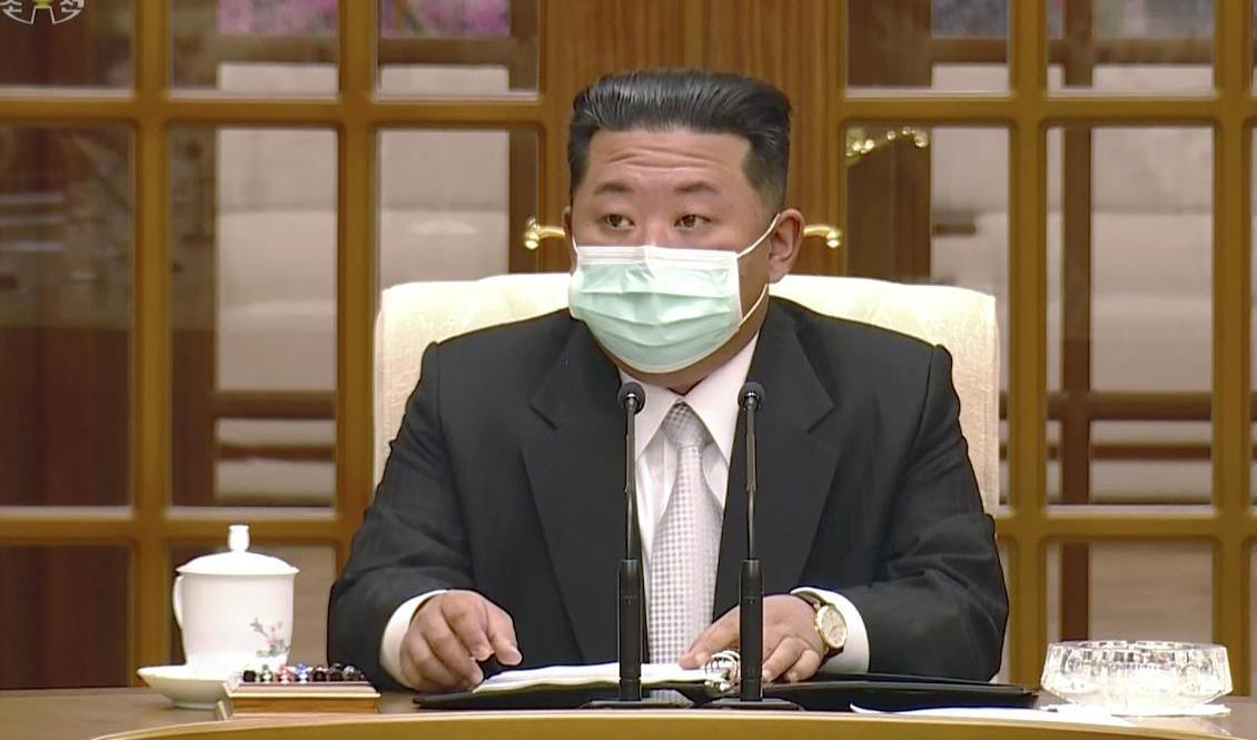 Nordkoreas ledare Kim Jong-Un under ett tv-sänt framträdande på torsdagen. Foto: KRT/AP/TT