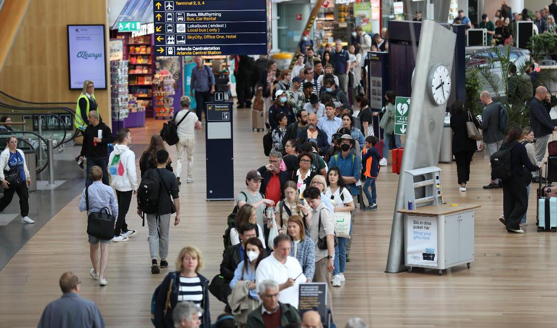 Det är fortsatt mycket folk på Arlanda. Arkivbild. Foto: Ali Lorestani/TT