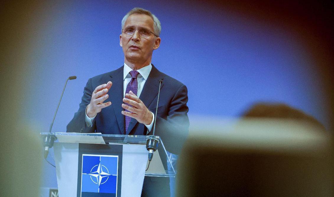 Natos generalsekreterare Jens Stoltenberg håller presskonferens inför veckans försvarsministermöte i Bryssel. Foto: Olivier Matthys/AP/TT