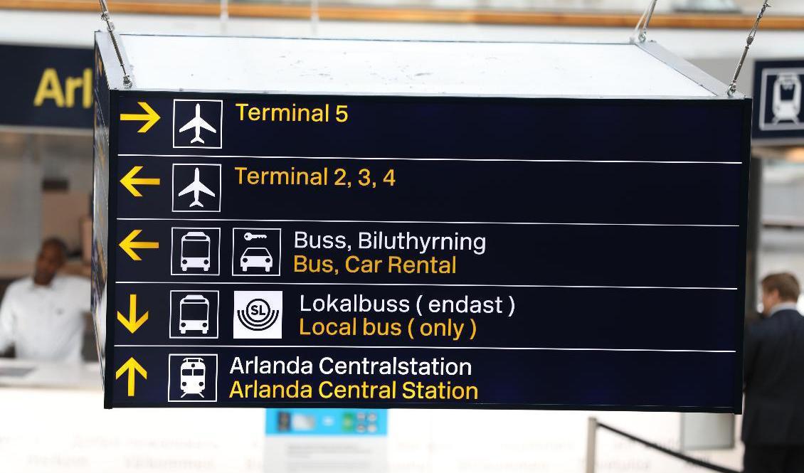 Det är långa köer på terminal 4 och 5 på Arlanda flygplats. Foto: Ali Lorestani/TT