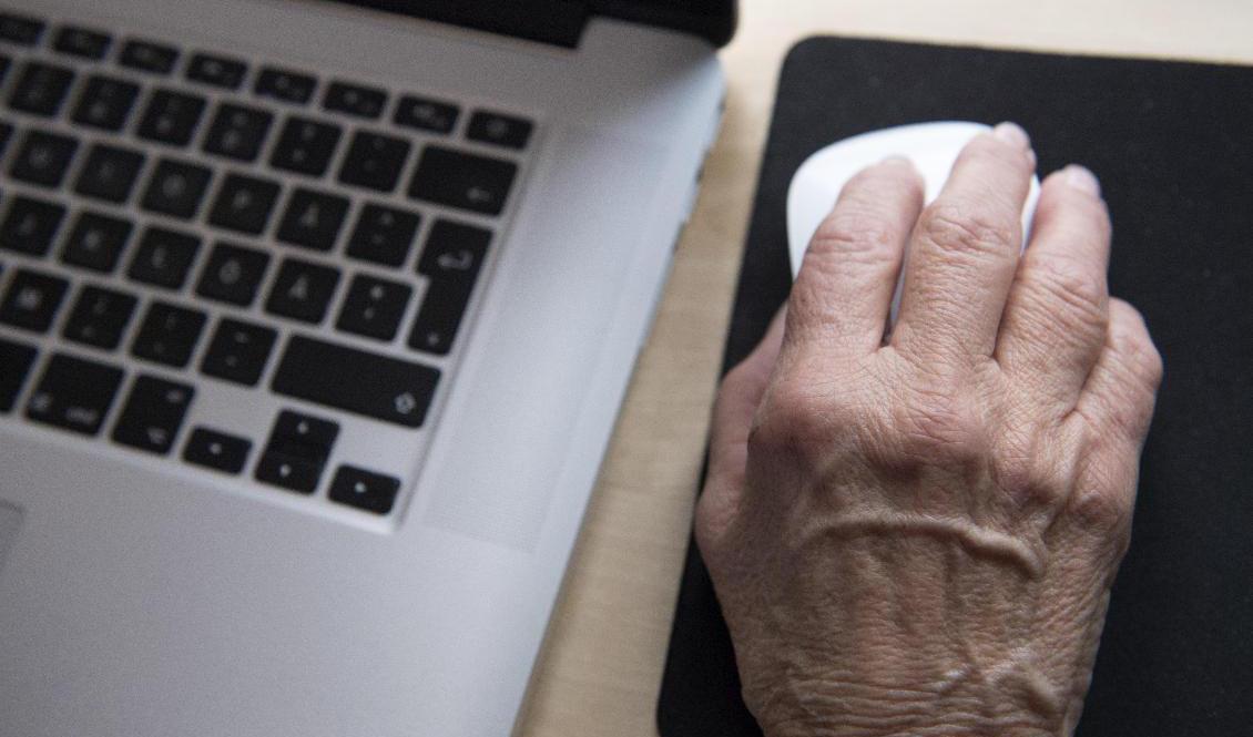 Seniorer drabbas oftare av befogenhetsbedrägerier än andra åldersgrupper. Arkivbild. Foto: Henrik Montgomery/TT