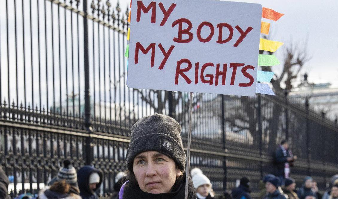 Vaccintvånget i Österrike har lett till högljudda protester. Nu slopas lagen helt. Arkivbild. Foto: Lisa Leutner/AP/TT