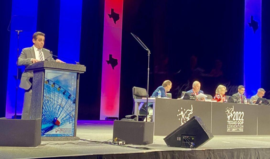 



Republikanska partiets ordförande i Texas (vänster) håller ett tal vid en kongress i Houston den 18 juni 2022. Foto: Darline McCormick Sanchez                                                                                                                                                                                