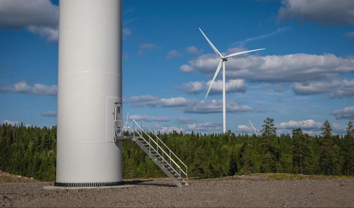 

En ny studie visar att vindkraft släpper ut en hel del koldioxid om man tittar på hela värdekedjan. Foto: Bilbo Lantto
                                                                                        