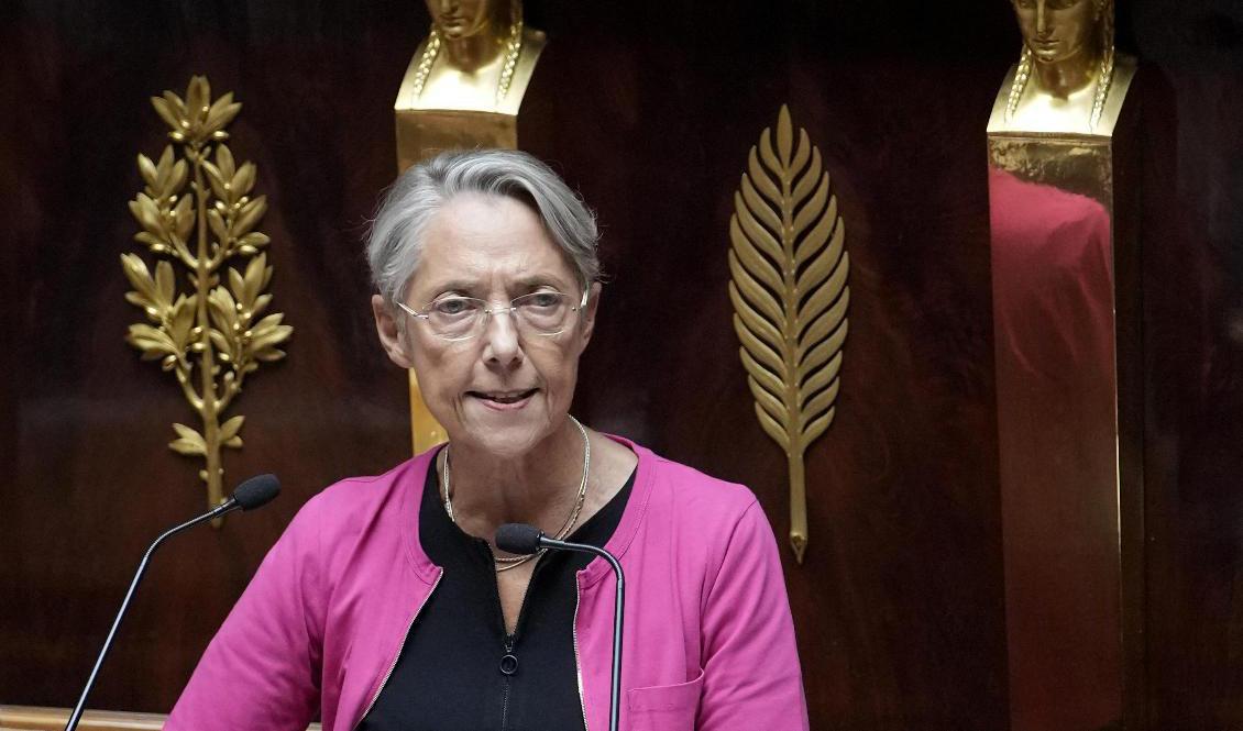 I sitt första tal i parlamentet öppnade Frankrikes premiärminister Élisabeth Bornes för att förstatliga energijätten EDF. Foto: Christophe Ena/AP/TT