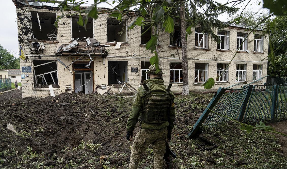 Miljontals människor har flytt förödelsen i Ukraina, här i regionen Charkiv. Arkivbild. Foto: Evgeniy Maloletka/AP/TT