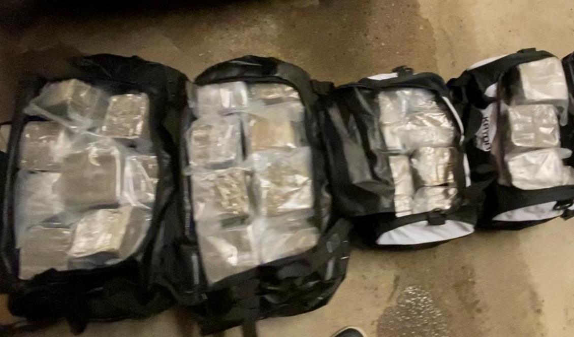 Sex personer som ingår i ett kriminellt nätverk åtalas. Liga misstänks ha smugglat än närmare 300 kilo cannabis. På bilden syns Tullverkets beslag. Foto: Tullverket