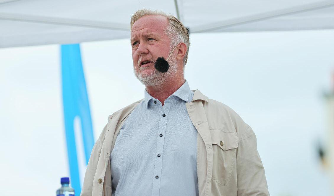 Liberalernas partiledare Johan Pehrson (S) håller sitt sommartal på Kungsportsplatsen i Göteborg. Foto: Adam Ihse/TT