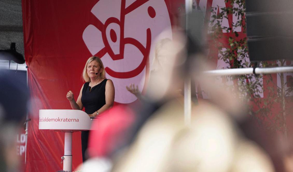 Statsminister och Socialdemokraternas partiledare Magdalena Andersson håller sommartal på Gustaf Adolfs torg i Göteborg på söndagen. Foto: Björn Larsson Rosvall/TT