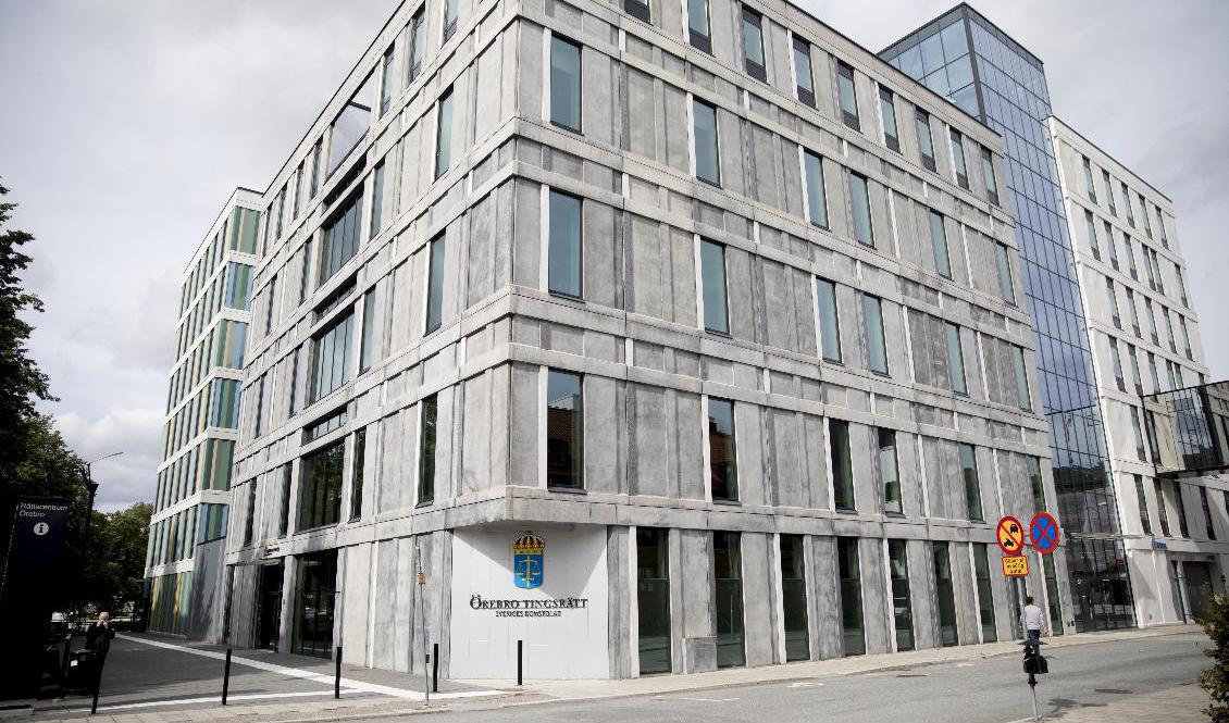 Tre män döms till fängelse efter en rad bedrägerier mot äldre. Arkivbild. Foto: Pavel Koubek/TT