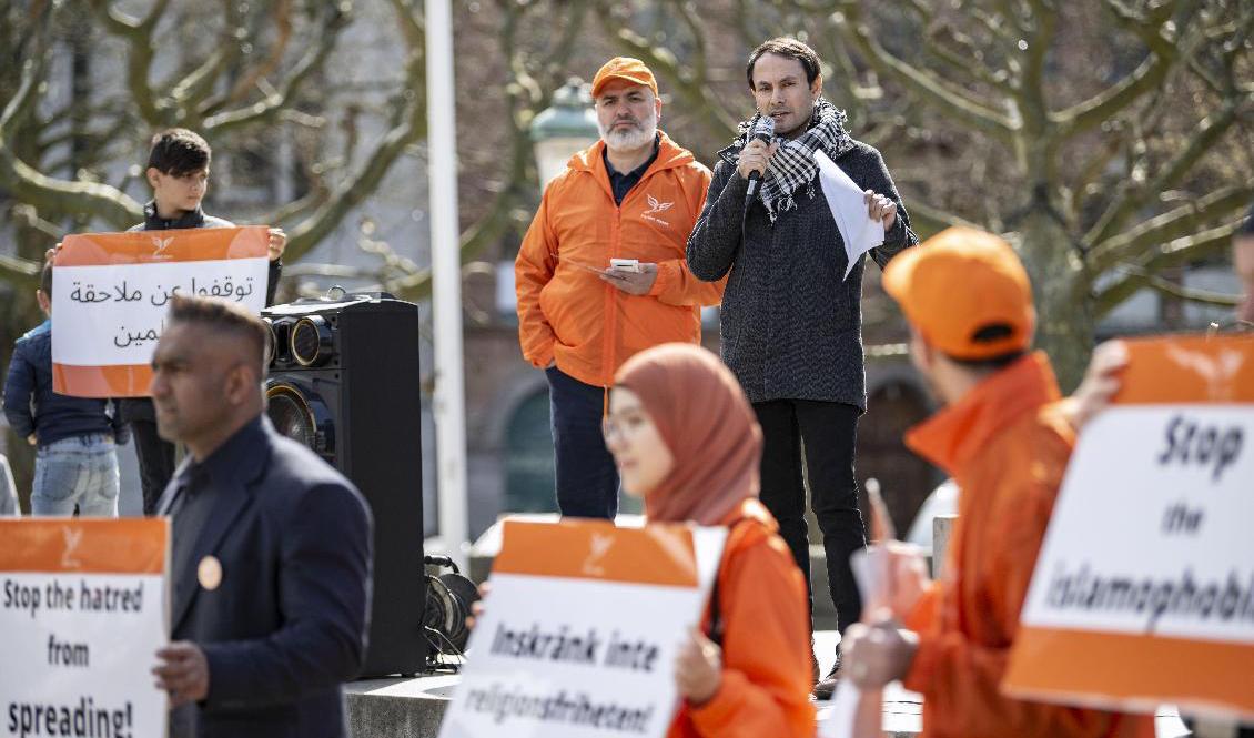 Nyans partiledare Mikail Yüksel talar på Stortorget i Malmö i april. Foto: Johan Nilsson/TT