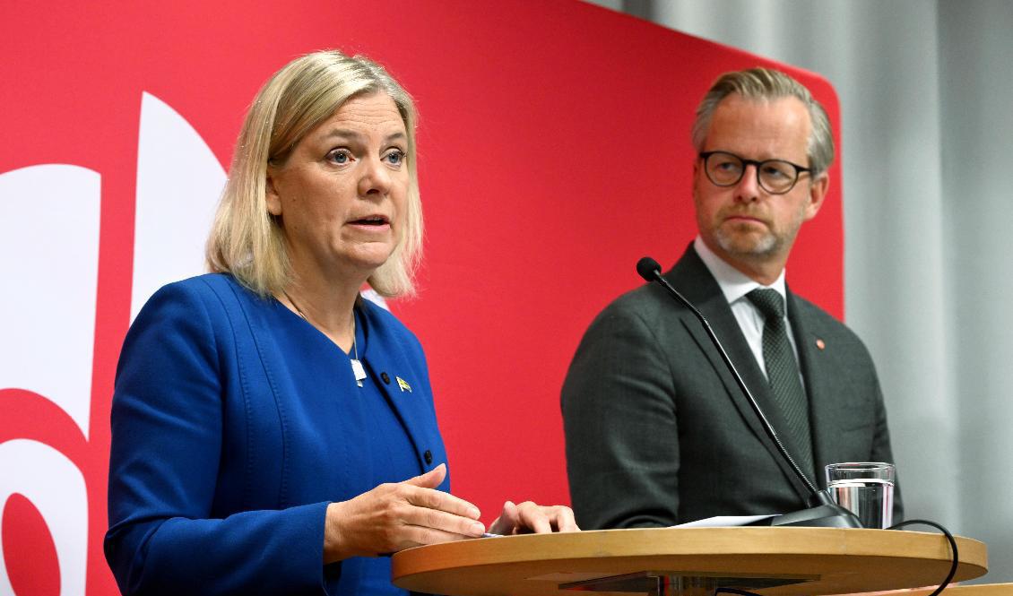 Socialdemokraternas partiledare, statsminister Magdalena Andersson och finansminister Mikael Damberg (S). Arkivbild. Foto: Jonas Ekströmer/TT