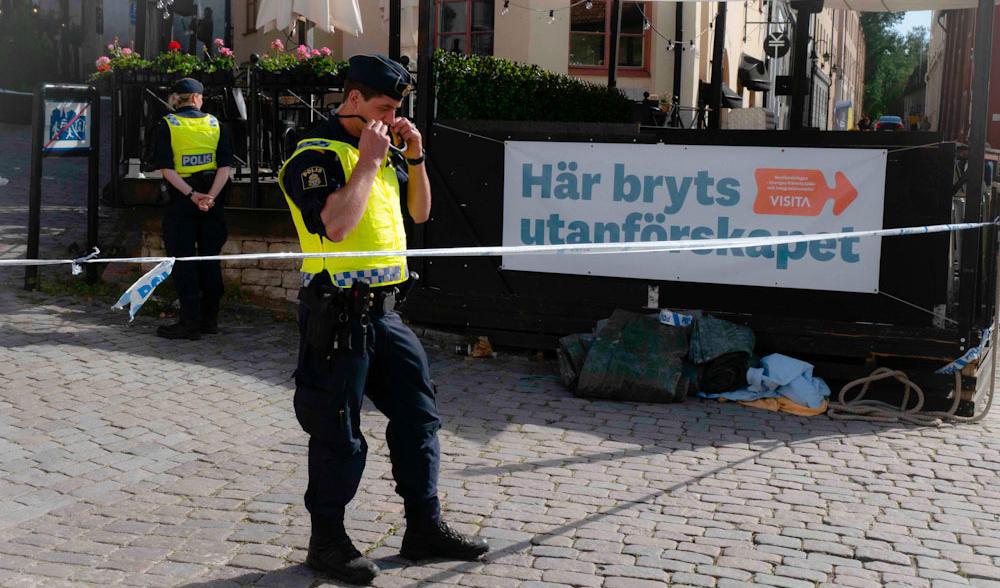 Mordet på Ing-Marie Wieselgren under Almedalsveckan utfördes av en psykiskt sjuk man. Säpo menar att för den här typen av ensamma gärningsmän väger psykisk ohälsa tyngre än ideologi. Det är olyckligt att politisera något sådant, menar krönikören. Foto: Bilbo Lantto