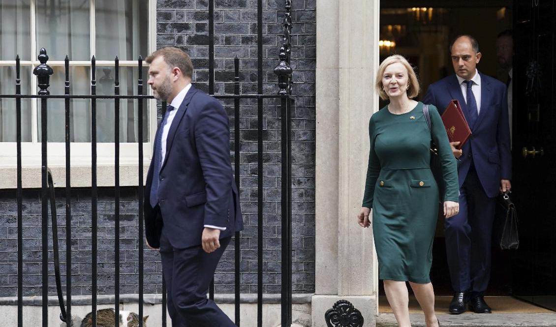 Premiärminister Liz Truss på väg till underhuset för att presentera energistrategin. Foto: Kirsty O'Connor/AP/TT