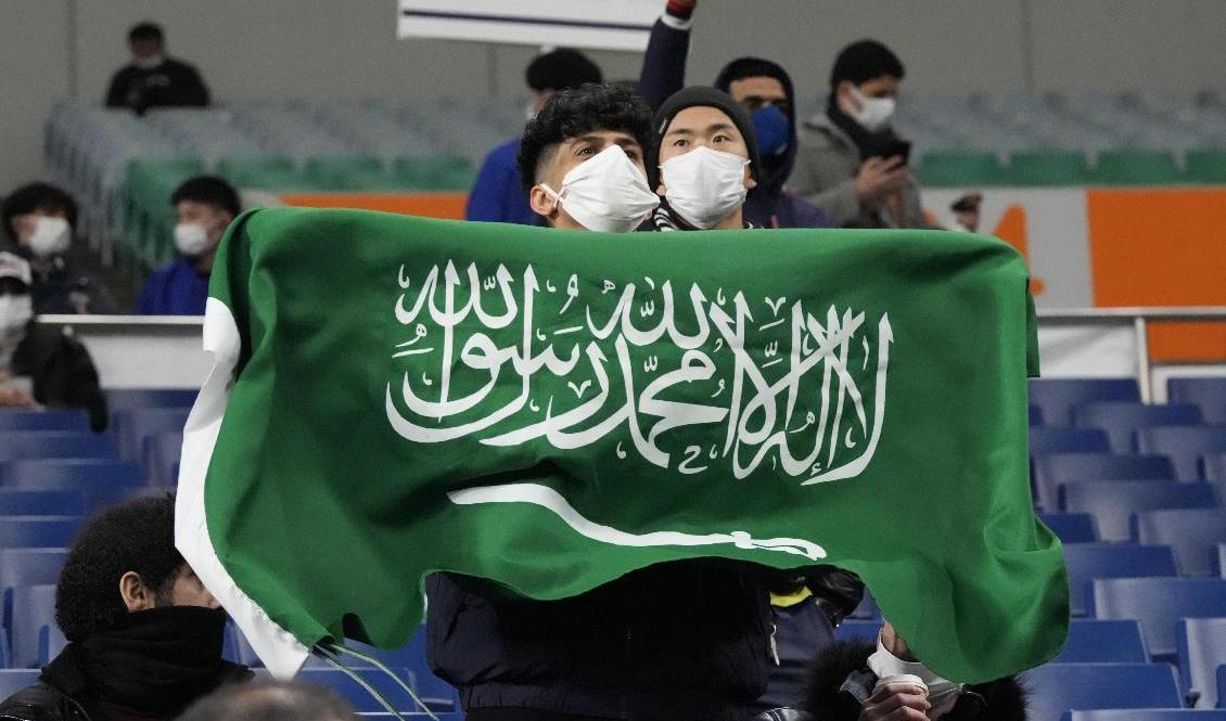 Saudiska fotbollssupportrar kan få VM på hemmaplan 2030. Arkivbild. Foto: Eugene Hoshiko/AP/TT