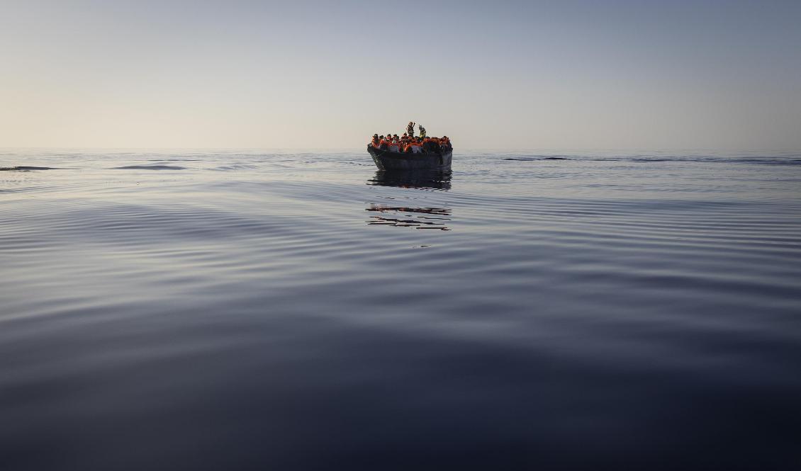 Migranter under en annan räddningsoperation på Medelhavet i slutet av augusti. Foto: Jeremias Gonzalez/AP/TT