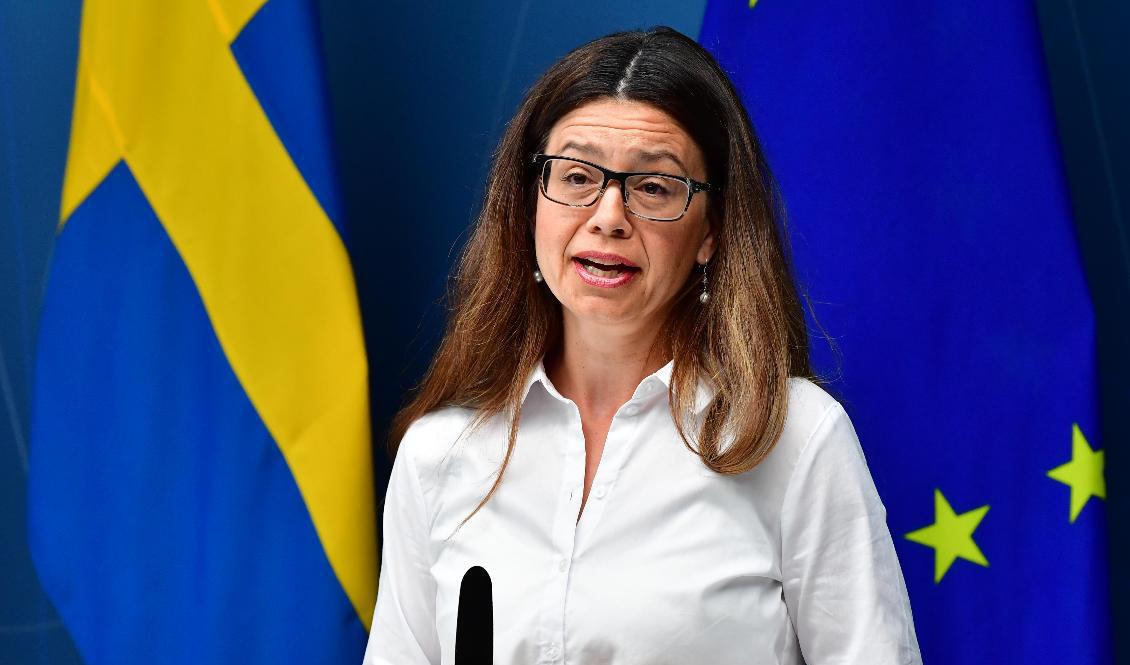 Helena Lindahl i rollen som Centerns näringspolitiska talesperson under en pressträff i Rosenbad 2020. Arkivbild. Foto: Jonas Ekströmer/TT