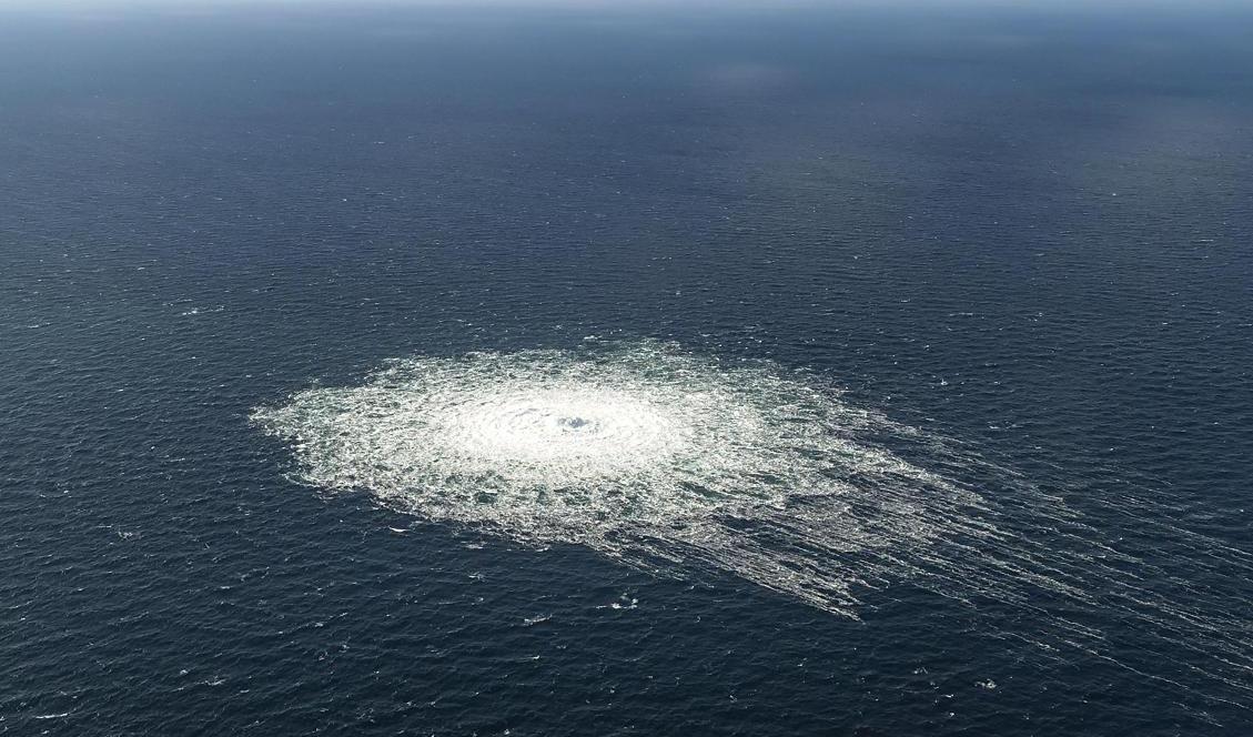Genom att undersöka havsbotten och skadorna på rören kommer utredare kunna få fram viktig information om explosionerna som skadat Nord Stream 1 och 2. Foto: Danmarks försvarsmakt