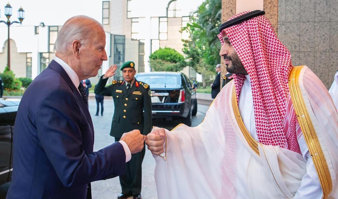 
President Joe Biden och saudiske kronprinsen Mohammed bin Salman i ett kritiserat möte i juli. Arkivbild. Foto: Saudi pressagentur via AP/TT                                            