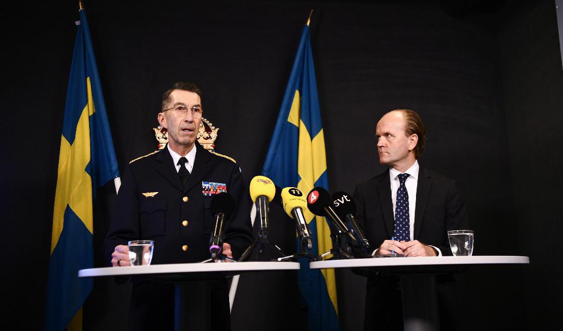 Försvarsmakten håller pressträff där överbefälhavare Micael Bydén och generaldirektör Mikael Granholm presenterar försvarets framtida ekonomi och förmågor, det fortsatta stödet till Ukraina och det kommande Nato-inträdet. Foto: Tim Aro/TT