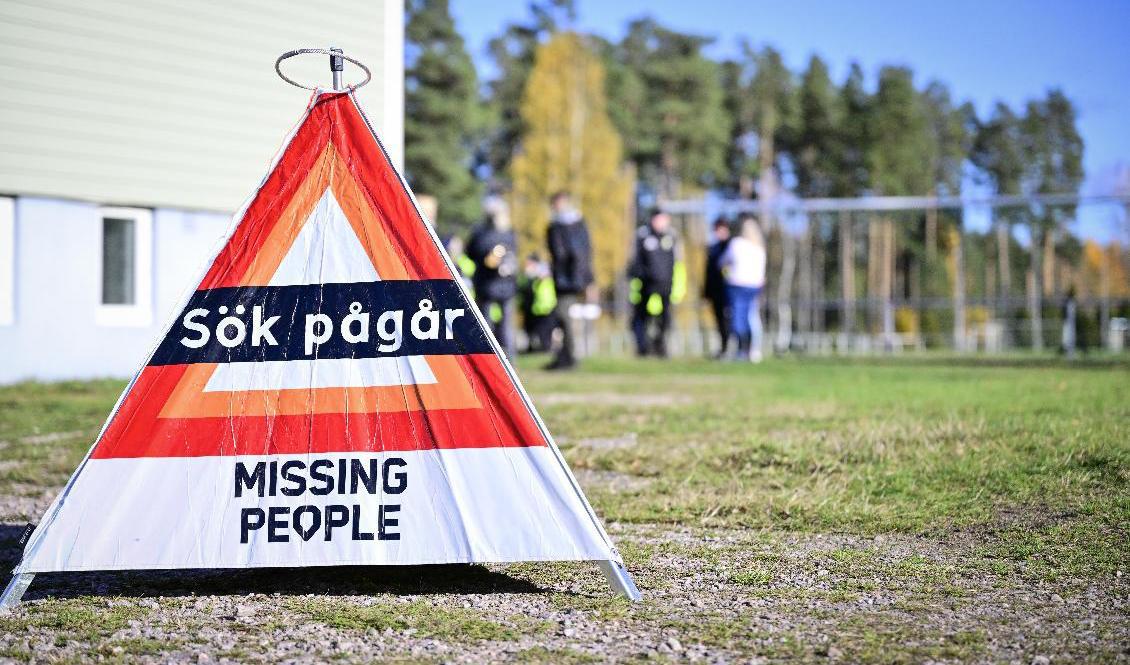 En död kvinna har hittats utanför Vetlanda. Huruvida det är kvinnan som varit försvunnen i området är oklart. Bild från 19 oktober. Foto: Mikael Fritzon/TT