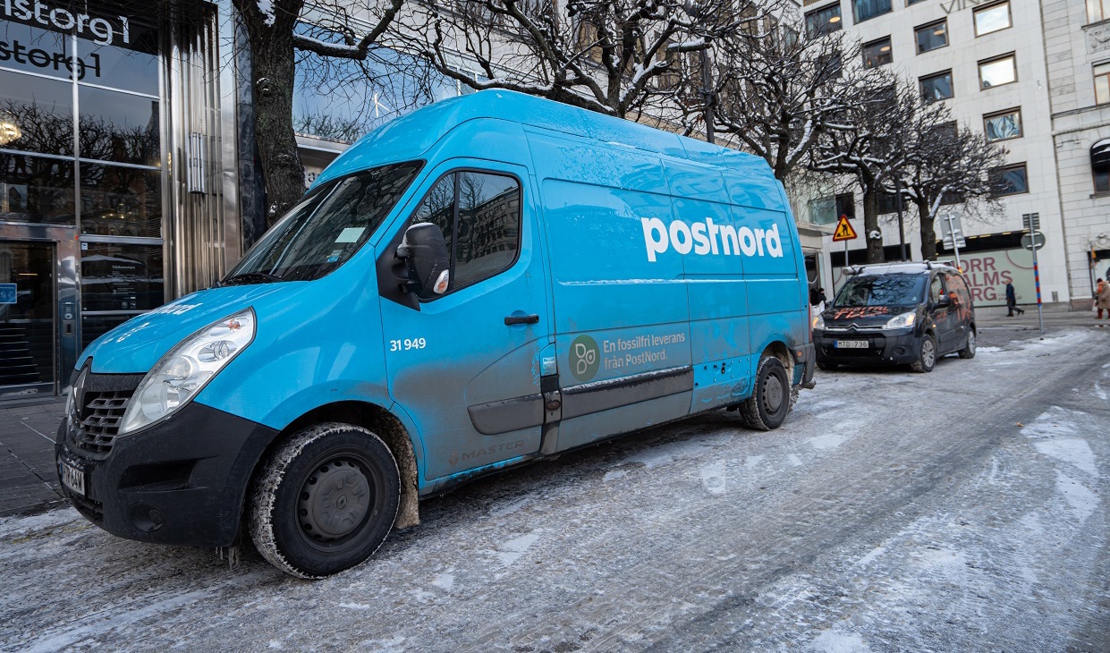 Ska du skicka julkort eller julklappar till nära och kära så kan det vara bra att veta att varken jultomten eller Postnord kan garantera att posten levereras innan julafton. Foto: Sofia Drevemo