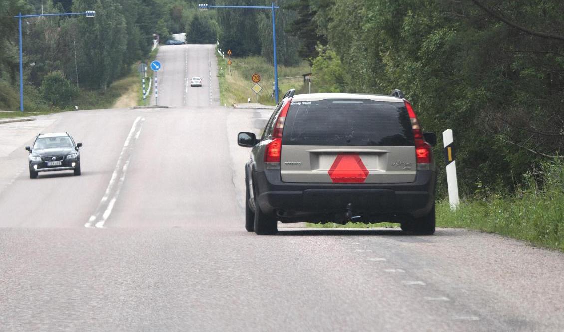 Under höstlovet kontrollerade polisen i region Väst 300 A-traktorer. Många av dem var manipulerade. Den här veckan genomför polisen en liknande insats i Västsverige. Foto: Fredrik Sandberg/TT